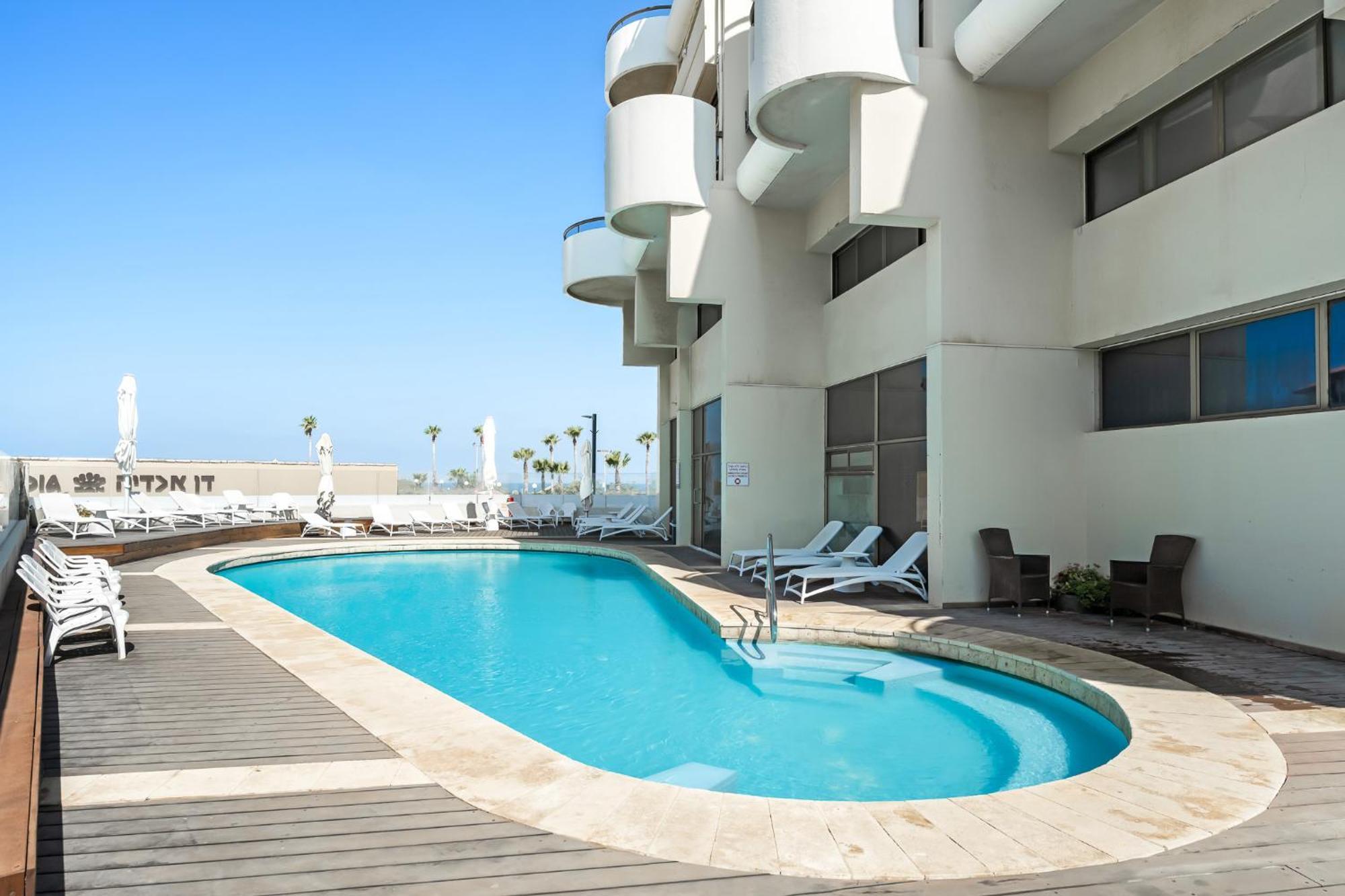 Elegant Duplex With Parking By Beachfront Stay Herzliya Екстер'єр фото